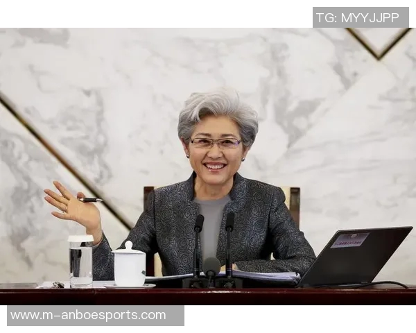 杨芳专访揭秘DOTA2发展历程与个人成长故事实时新闻